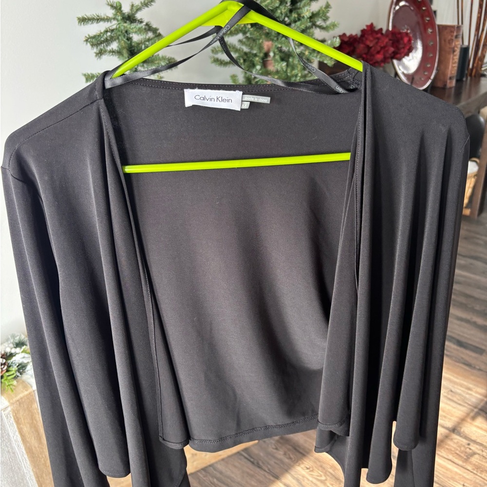 Calvin Klein Black Shaw/Cover